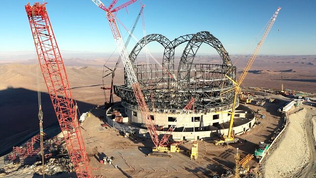 Flying around the ELT construction site